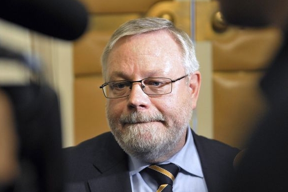 Senátor Oberfalzer chce Wildersovi umožnit mluvit mimo Senát.